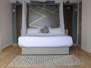 Free WiFi, bed sheets - The Mirage Palace Hotel (Kisumu)