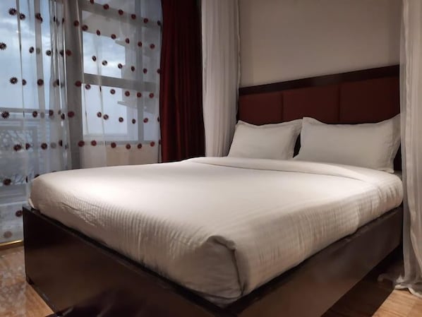 Deluxe Double Room, City View | Free WiFi, bed sheets