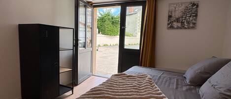 1 bedroom, WiFi, bed sheets