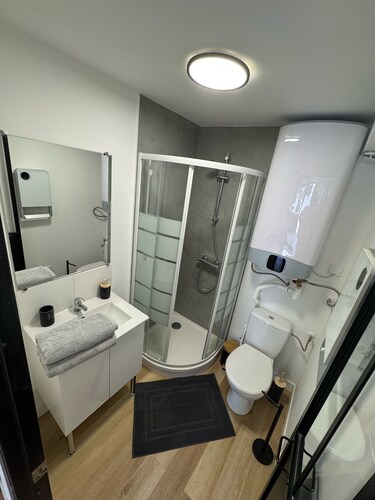 Cosy accommodation close to station/centre/Blossac