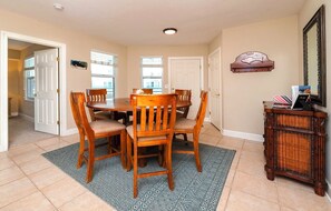 Dining - Towers Grande 1201 - Daytona Beach Oceanfront Vacations, Inc (Daytona Beach Shores)