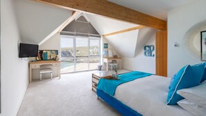 4 bedrooms, desk, iron/ironing board, travel crib - Beach Front 5 Star Dog Friendly Home with Amazing Sea Views & Outdoor Kitchen (Portreath)