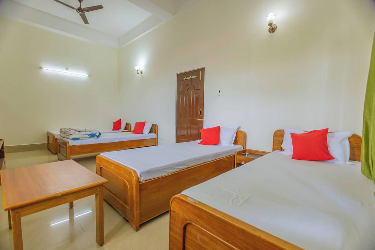 Blackout curtains, free WiFi, bed sheets