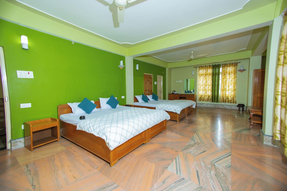 Blackout curtains, free WiFi, bed sheets