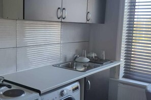 Apart Daire | Özel mutfak | Buzdolabı, mikrodalga fırın, fırın, set üstü ocak 