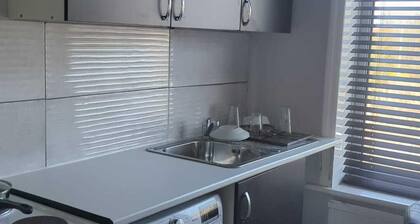 2 Bed-sleeps 3-free Parking-5 Min To Beach