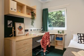 Blackout curtains, free WiFi, bed sheets - Bonington Student Village - Campus Accommodation (Sutton Bonington)
