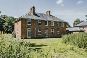 ด้านหน้าที่พัก