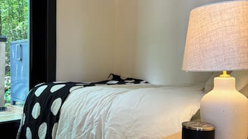 2 bedrooms, desk, free WiFi, bed sheets