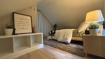 2 bedrooms, desk, free WiFi, bed sheets