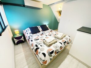 2 bedrooms, desk, iron/ironing board, travel crib - Le Sweet Home - 5-person apartment - private parking and air conditioning (Reims)