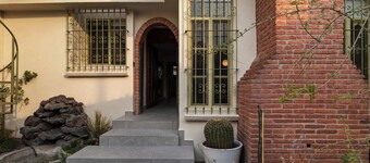 Quiet and Cozy Home with Great Location