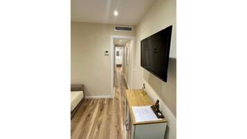 3 slaapkamers, een strijkplank/strijkijzer, wifi, beddengoed