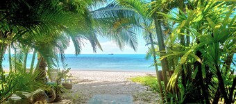 Cozy duplex with private pool, short walk to beach