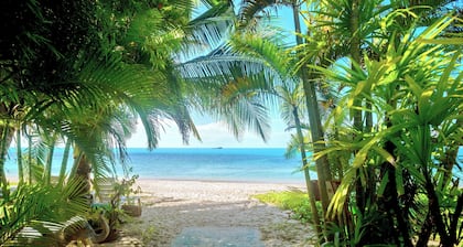 Cozy duplex with private pool, short walk to beach