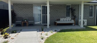Quiet and private guesthouse close to CBD, golf course, beaches and stadium.