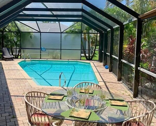 Udendørs pool, opvarmet pool