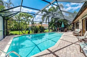 Piscine extérieure, piscine chauffée