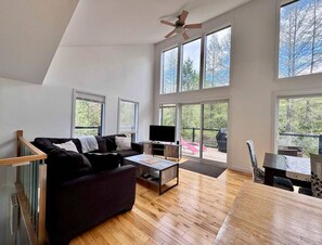 Televisio, stereot, työhuone