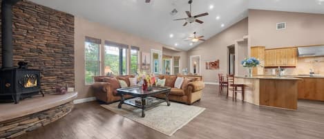 House | 4 bedrooms, Internet