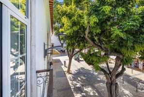 Property grounds - Casa Matias - Stylish 4BR Apartment • Lagos Old Town (Lagos)