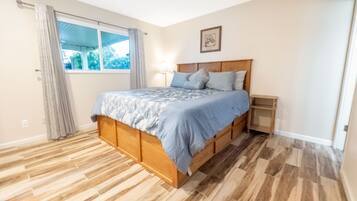 2 chambres, fer et planche à repasser, Wi-Fi, draps fournis