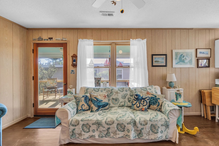 Seaside Sisters Close To Beach Access And Ocean - Pawleys Island, SC