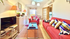 Living room - Vilamoura Lovely Beach Stay by Homing (Loulé)