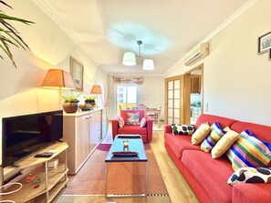 Living room - Vilamoura Lovely Beach Stay by Homing (Loulé)