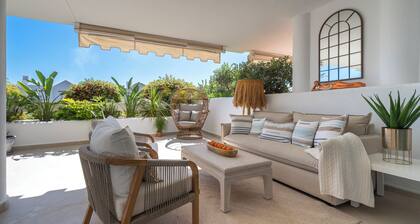 MARBELLA GEM: Stylish 2-bed retreat, near golfers paradise, dining & lifestyle.