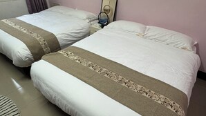 Unclassified image, 3 of 13, button - Lukang Hung-shiu Homestay (Lukang)