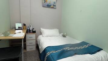 Business Single Room | Bathroom | Bathrobes, slippers