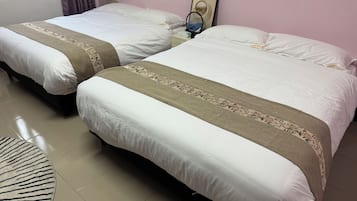 Deluxe Quadruple Room | Free WiFi