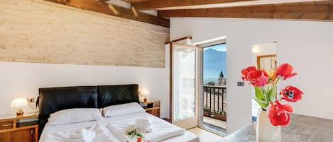 Standard Apartment, Multiple Bedrooms (Casa Del Profeta) | 3 bedrooms, free WiFi, bed sheets