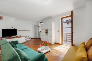 Departamento estándar, varias habitaciones (Casa Del Profeta) | Área de sala de estar | Smart TV 
