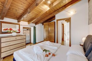 Standard Apartment, Multiple Bedrooms (Casa Del Profeta) | 3 bedrooms, free WiFi, bed sheets - Casa Del Profeta (Arco)