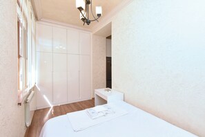 1 bedroom, blackout drapes, iron/ironing board, free WiFi