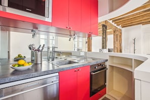 Refrigerador, microondas, horno, placa de cocina