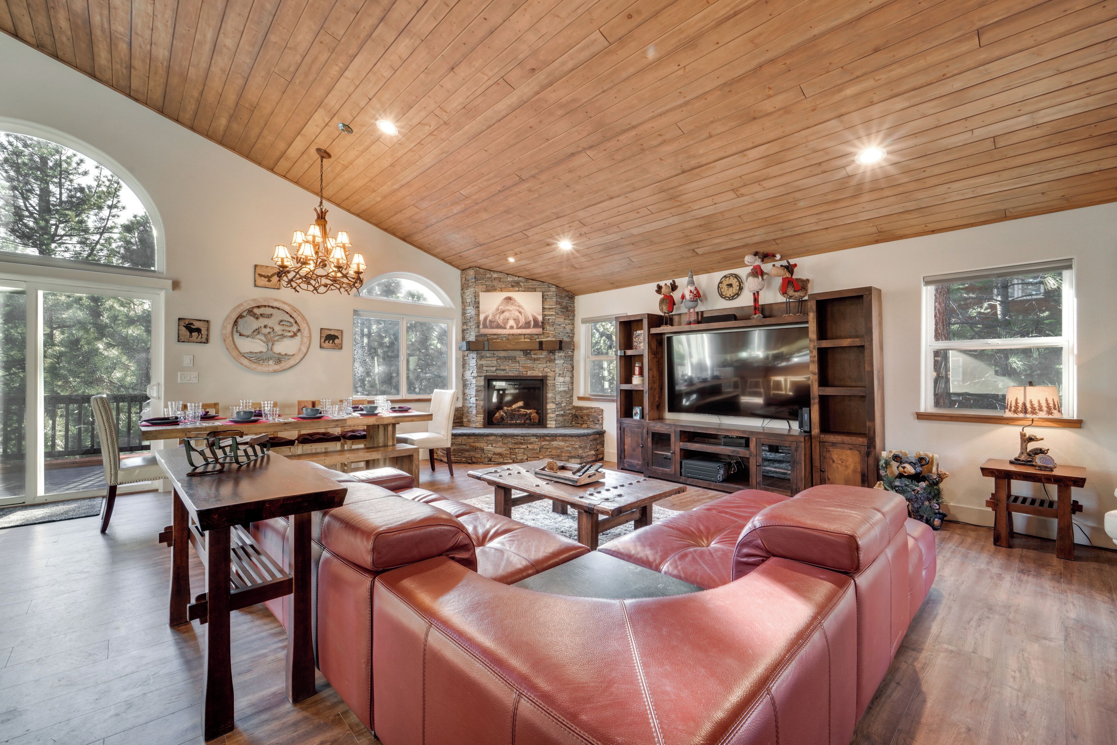 House (4 Bedrooms) | Front of property