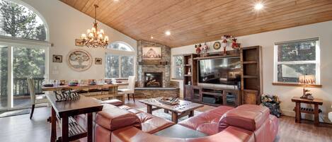 House (4 Bedrooms) | Front of property