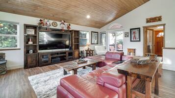 House (4 Bedrooms) | Interior