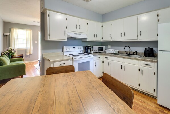 House (2 Bedrooms) | Interior