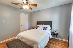 House (2 Bedrooms) | Interior - Walk to Dining & Shops: Dtwn Brookhaven Home! (Brookhaven)