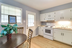 House (2 Bedrooms) | Interior