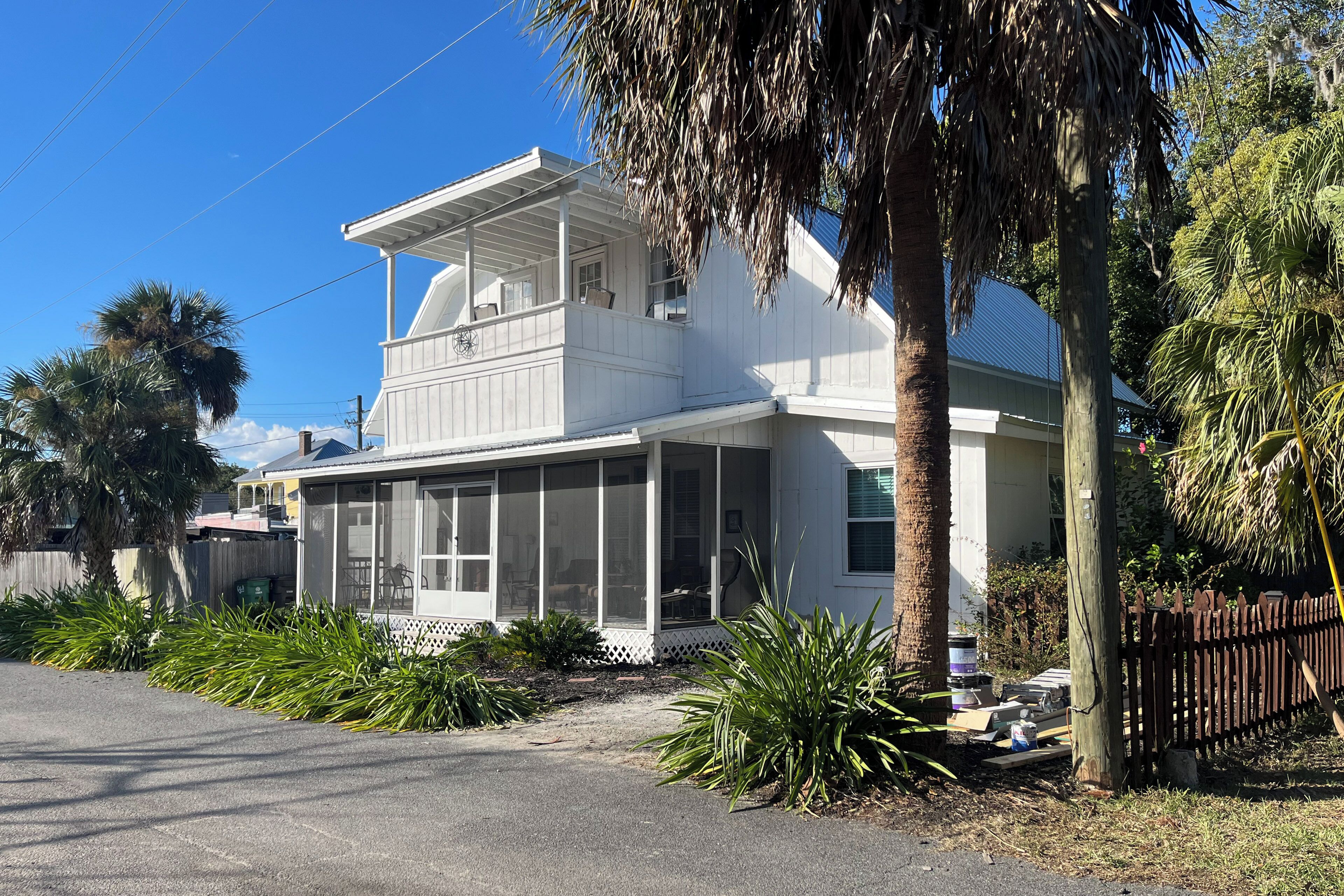 المنشأة من الداخل