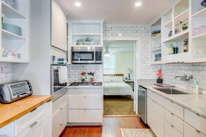 Interior - St. Marys Chic: Porch Living & Total Walkability! (St. Marys)