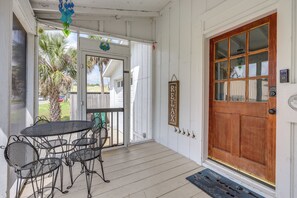 Interior - St. Marys Chic: Porch Living & Total Walkability! (St. Marys)