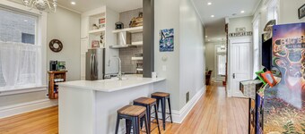 Walk Downtown: Inviting Historic Home in Dubuque!