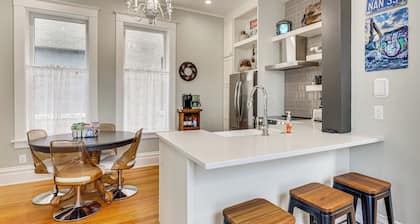 Walk Downtown: Inviting Historic Home in Dubuque!