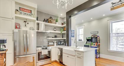 Walk Downtown: Inviting Historic Home in Dubuque!